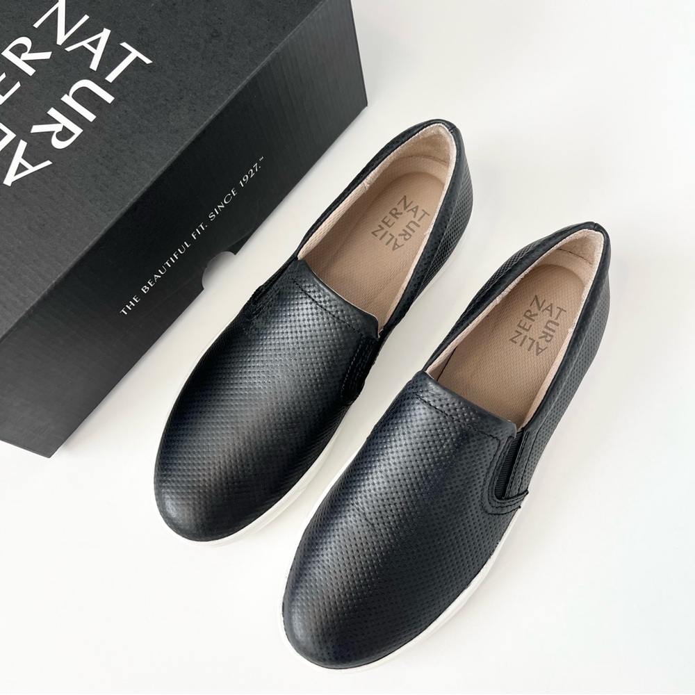 Naturalizer Marianne Slip on Sneaker NIB Black leather sneakers Comfort Size 10W - Picture 2 of 6